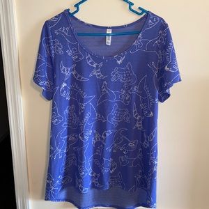 Adorable dinosaur tee.